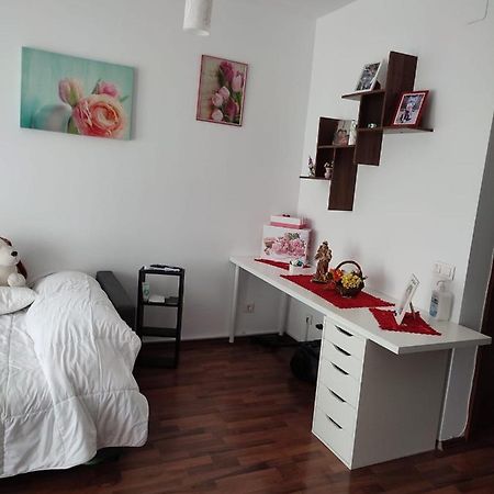 1 Room Apartment In Titan Bucarest Exterior foto